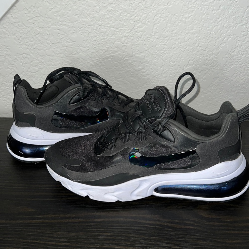 Women’s Nike AirMax 270 react size 7